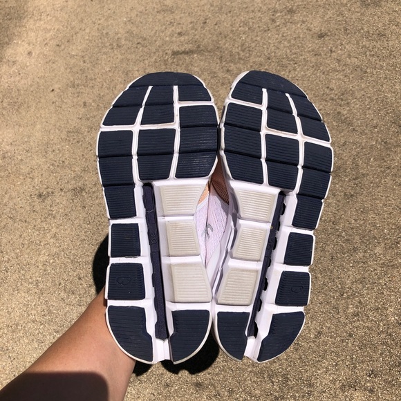 OnCloud CloudStratus Womens Shoes - Picture 7 of 10